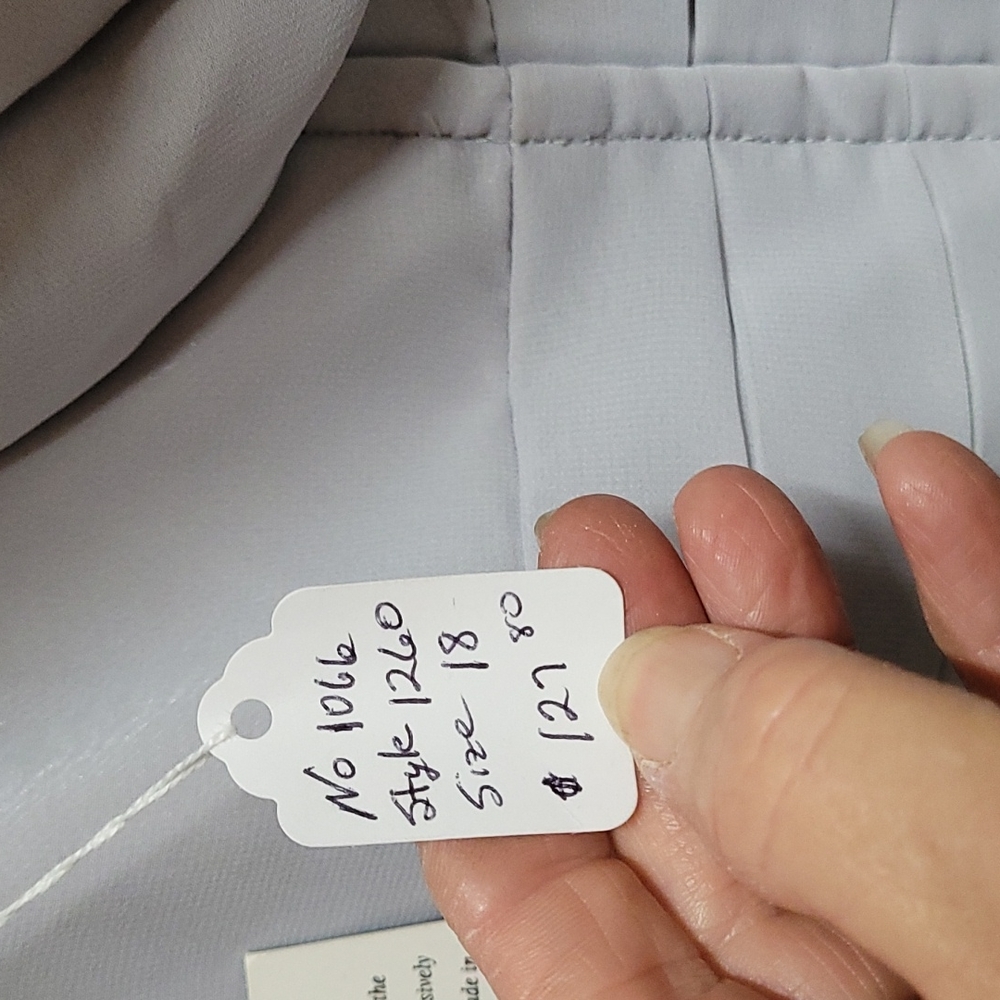 Dress - Picture 8 of 8